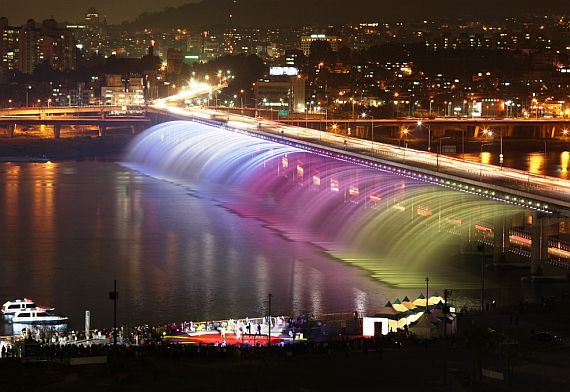 Мост Банпо в Сеуле